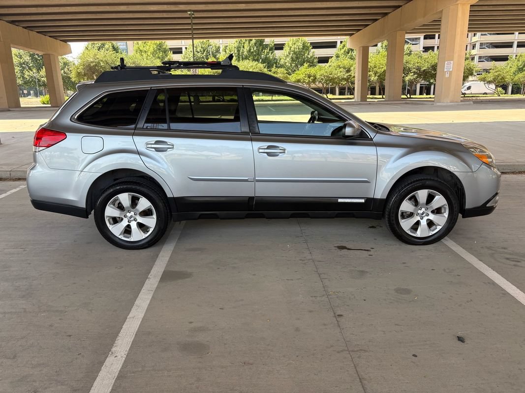 Used 2012 Subaru Outback 2.5i Limited AWD/4WD image 5