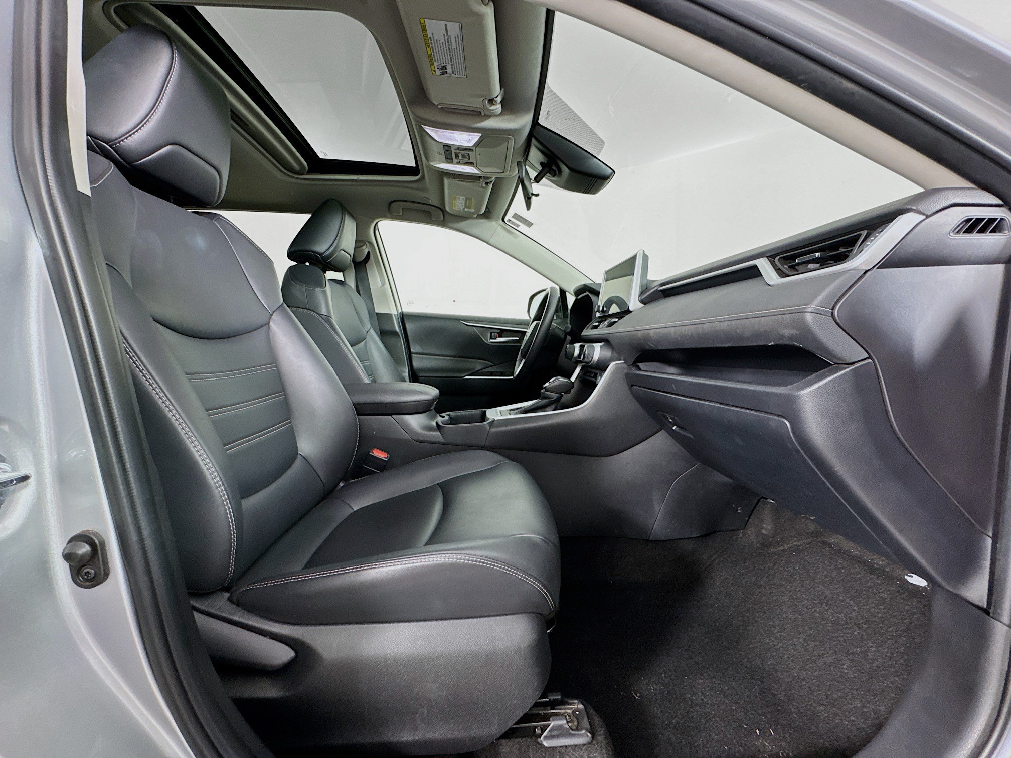 Certified 2025 Toyota RAV4 XLE Premium AWD/4WD image 28