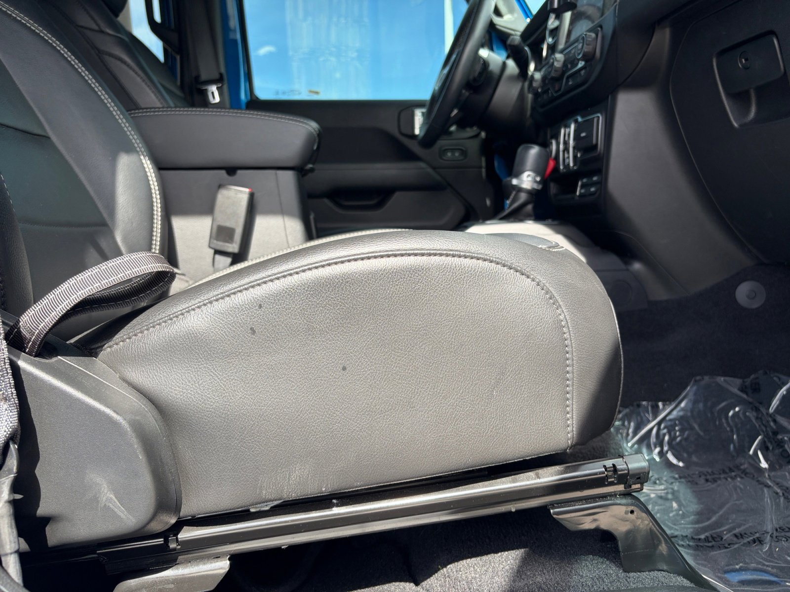 Used 2023 Jeep Wrangler Sahara w/ Cold Weather Group image 26