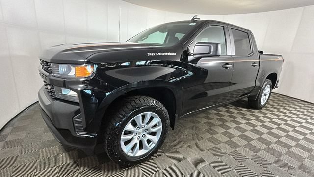 Used 2020 Chevrolet Silverado 1500 Custom w/ Custom Value Package AWD/4WD image 6