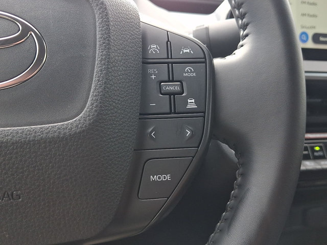 Used 2025 Toyota Prius LE FWD image 18