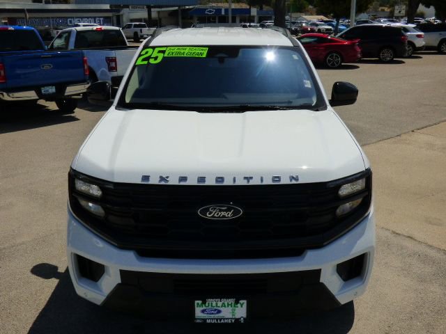 Used 2025 Ford Expedition Active RWD image 8
