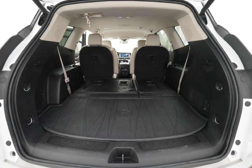 Used 2020 Buick Enclave Essence w/ Sound and Sites Package AWD/4WD image 10