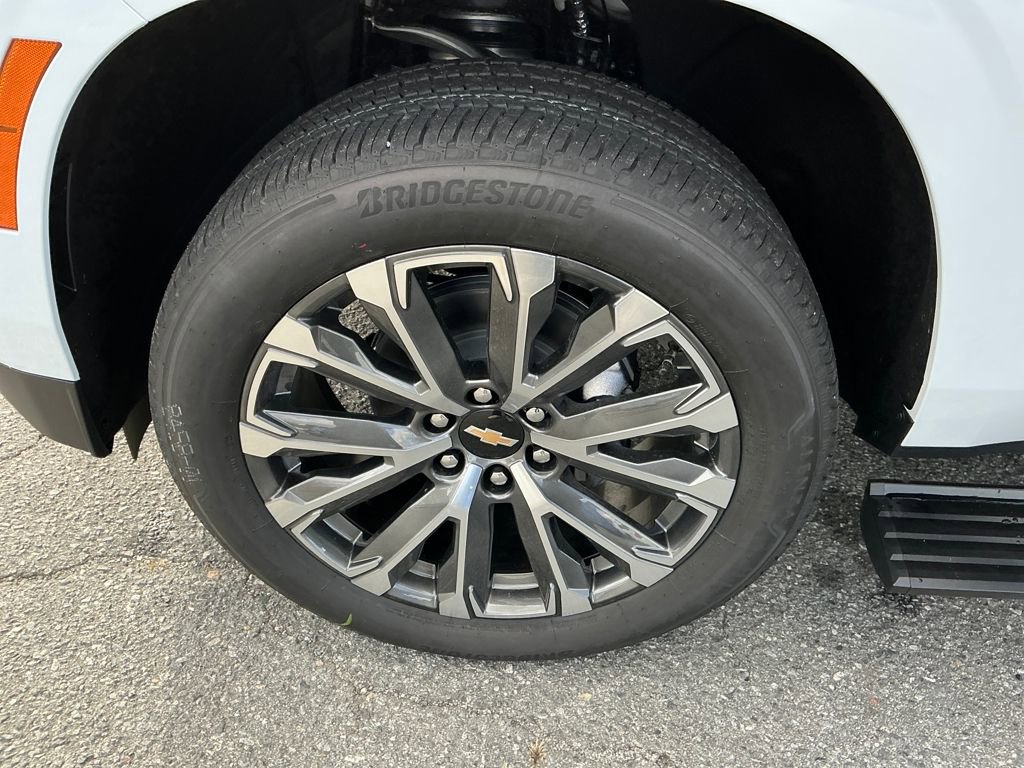 New 2026 Chevrolet Suburban High Country image 26