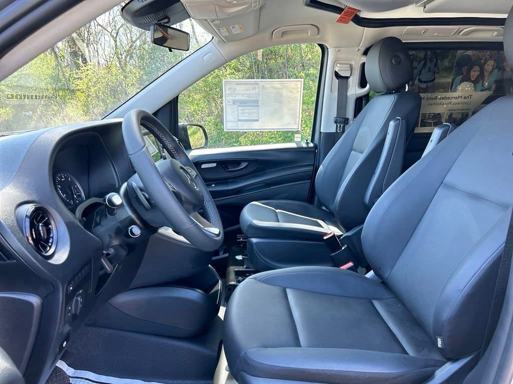 New 2023 Mercedes-Benz Metris Passenger image 9