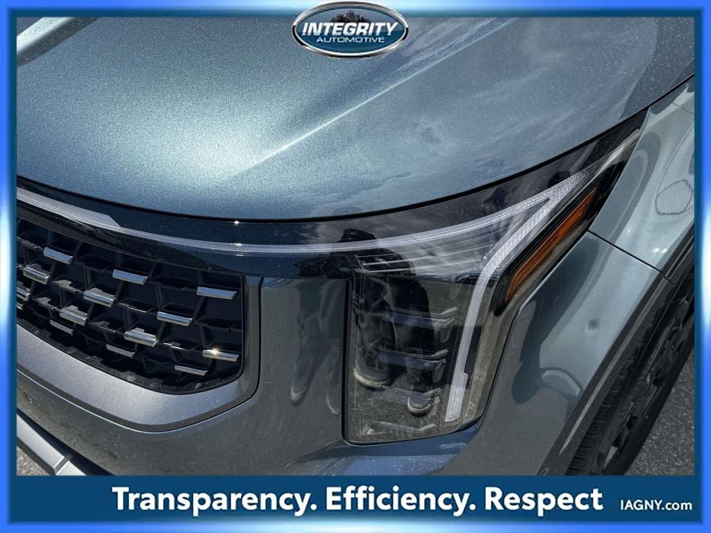 Certified 2025 Kia Carnival SX Prestige FWD image 6