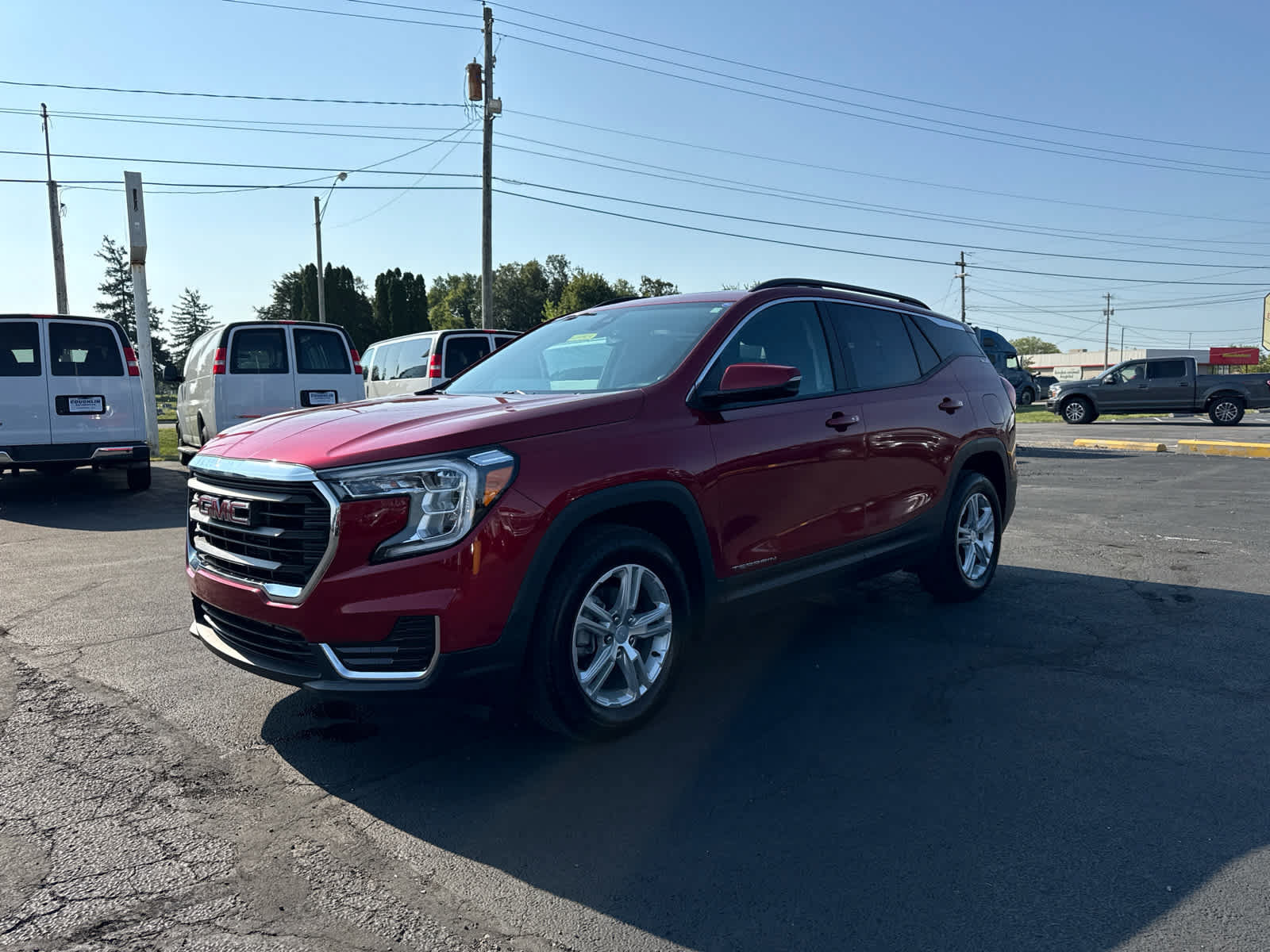 Certified 2023 GMC Terrain SLE w/ Driver Convenience Package AWD/4WD image 1