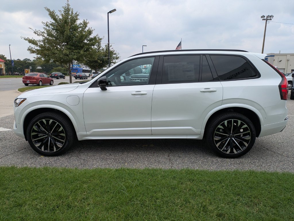 New 2026 Volvo XC90 T8 Ultra w/ Protection Package Premier AWD/4WD image 7