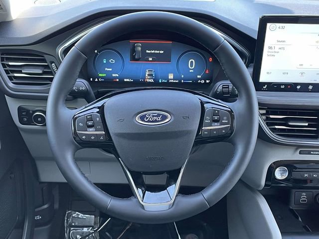 New 2025 Ford Escape SE w/ PHEV Premium Package FWD image 10