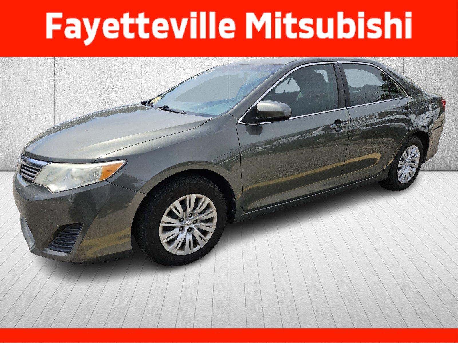 Used 2013 Toyota Camry L image 2