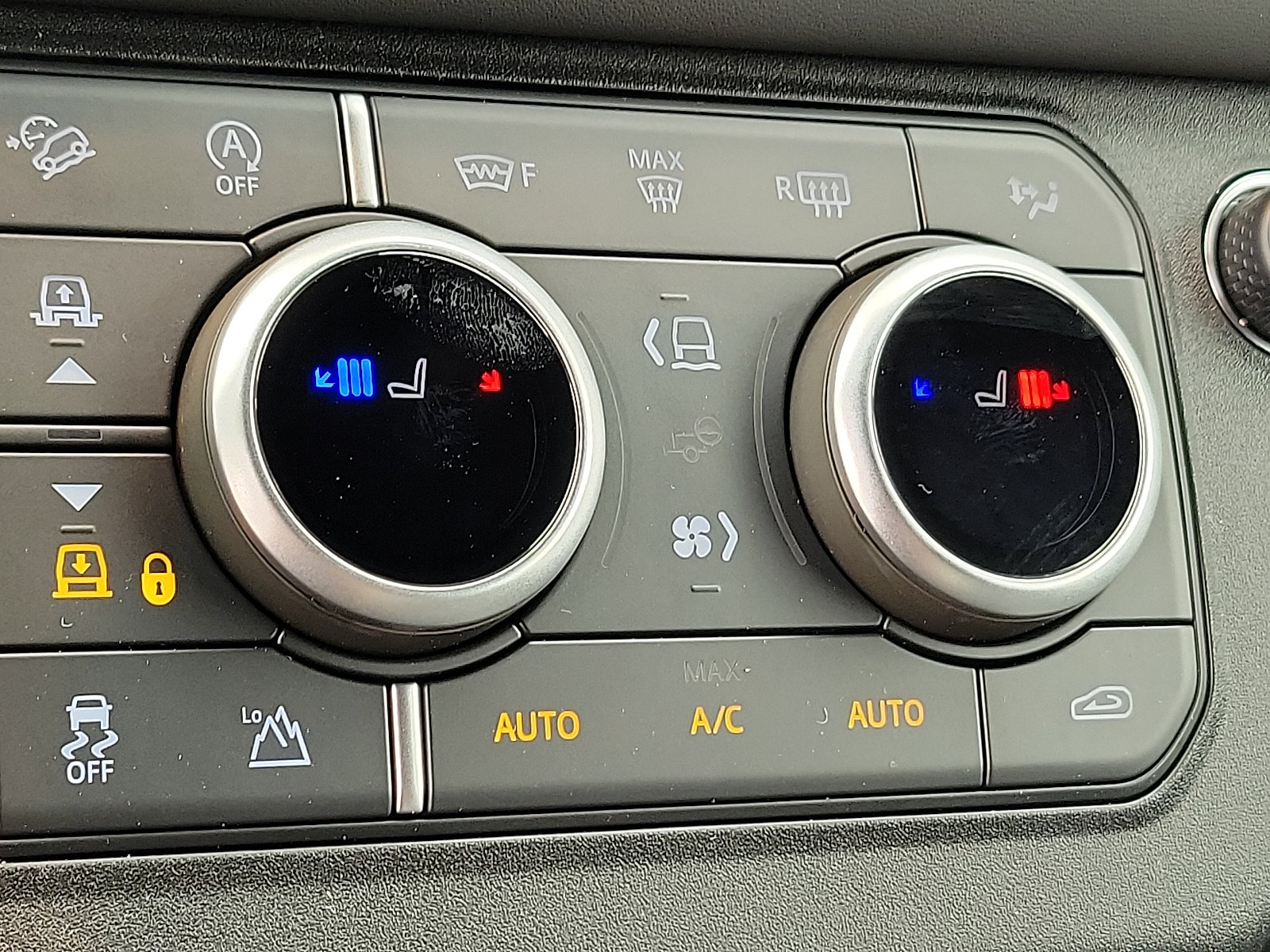 New 2023 Land Rover Defender 110 X AWD/4WD image 18