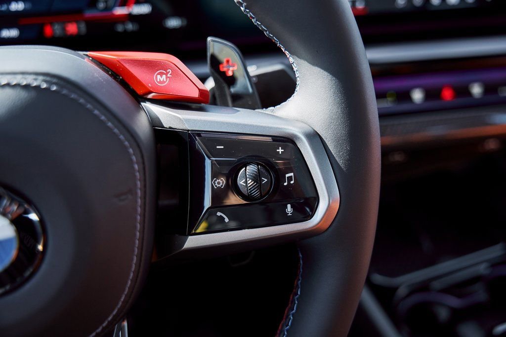 Used 2026 BMW M5 w/ Executive Package image 70