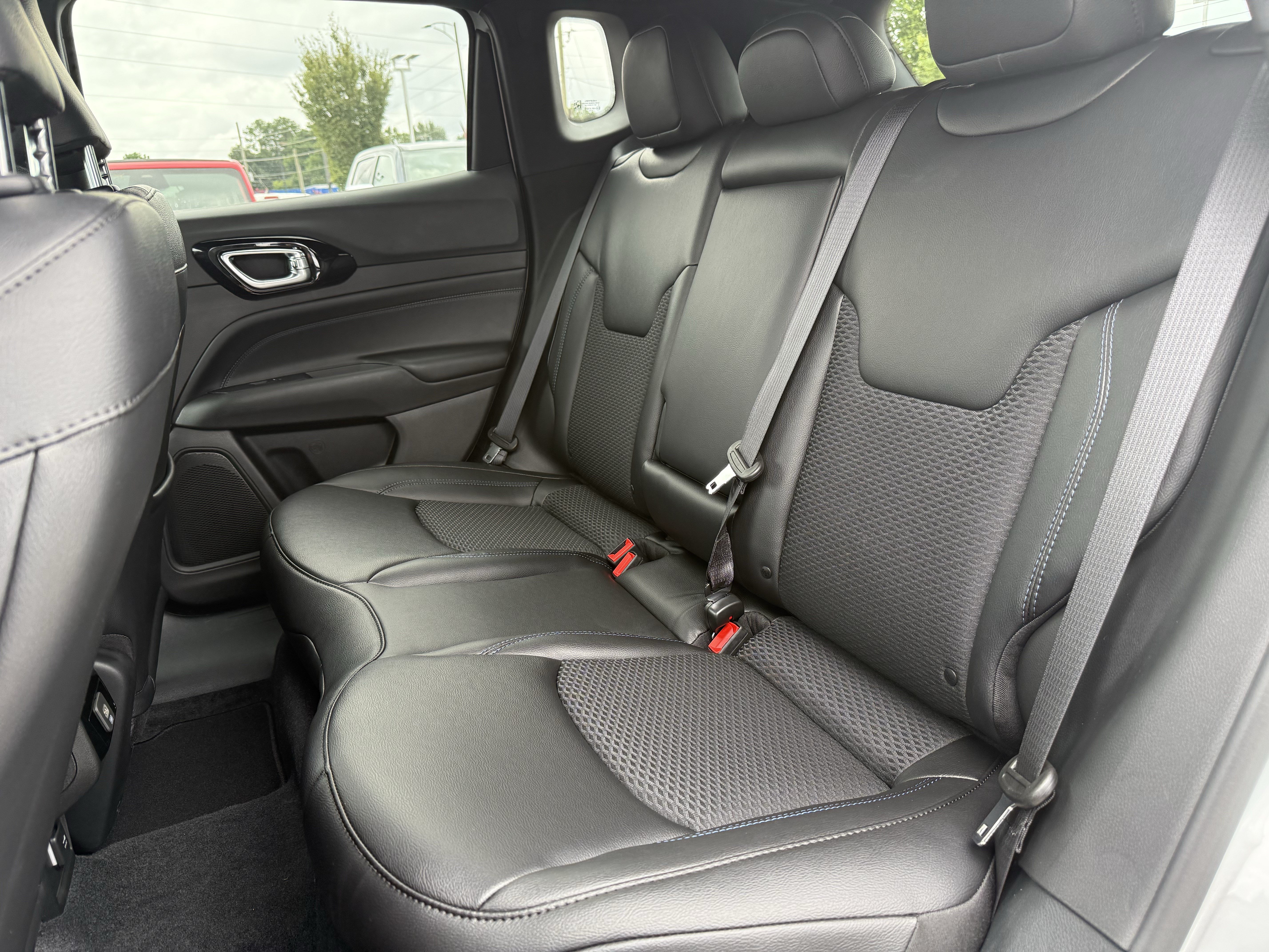 New 2026 Jeep Compass Latitude AWD/4WD image 31