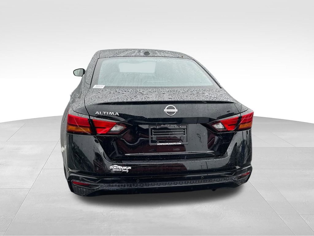 Used 2025 Nissan Altima 2.5 SV FWD image 9