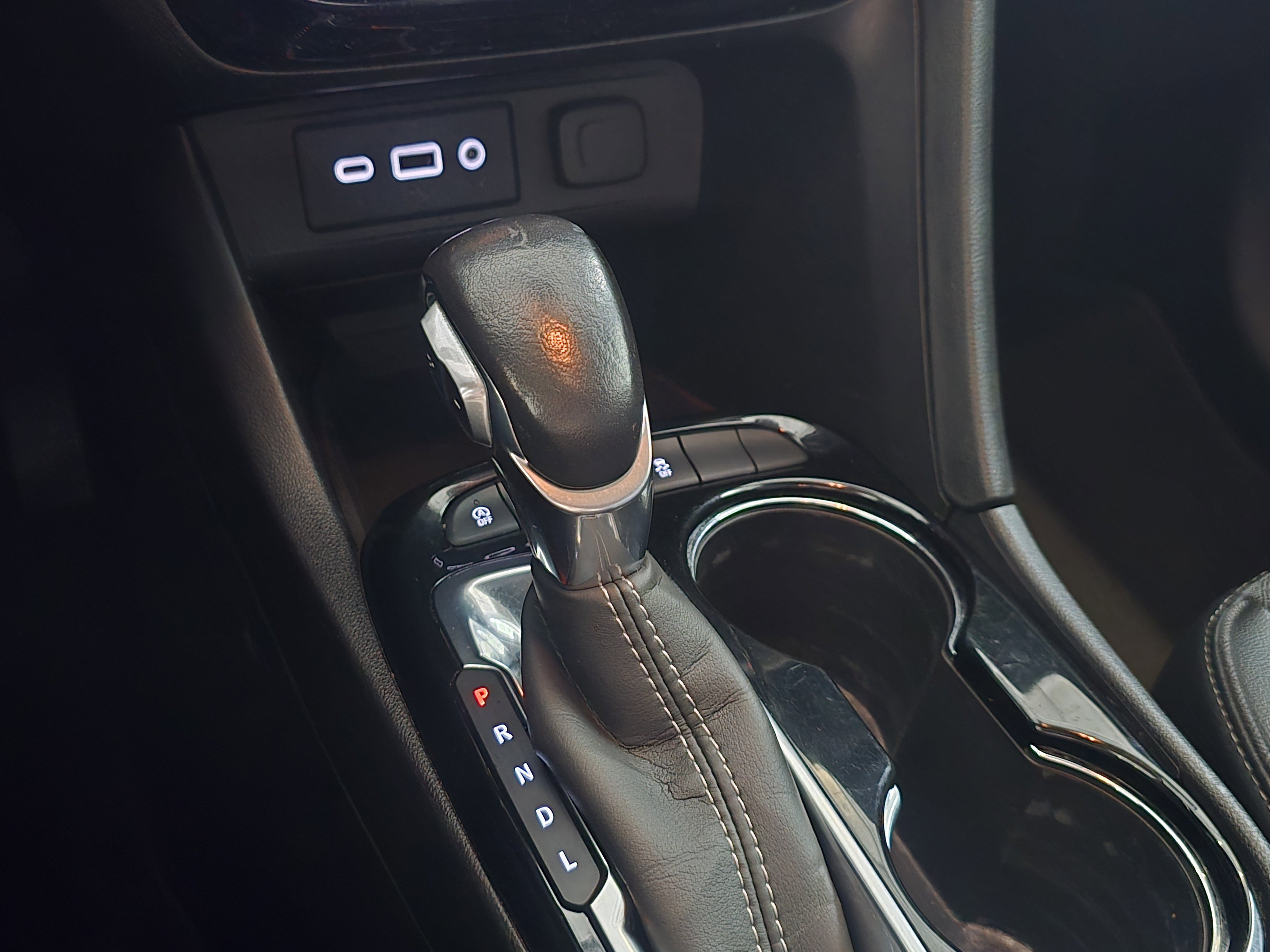 Used 2021 Buick Encore GX Select image 23