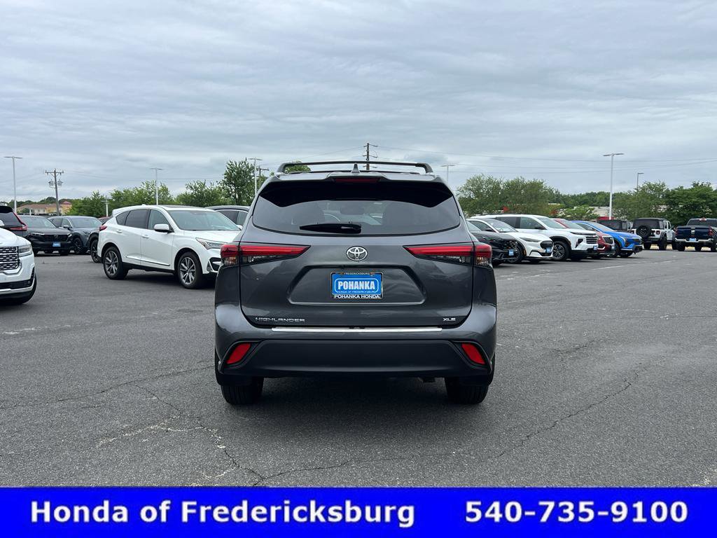 Used 2023 Toyota Highlander XLE FWD image 7