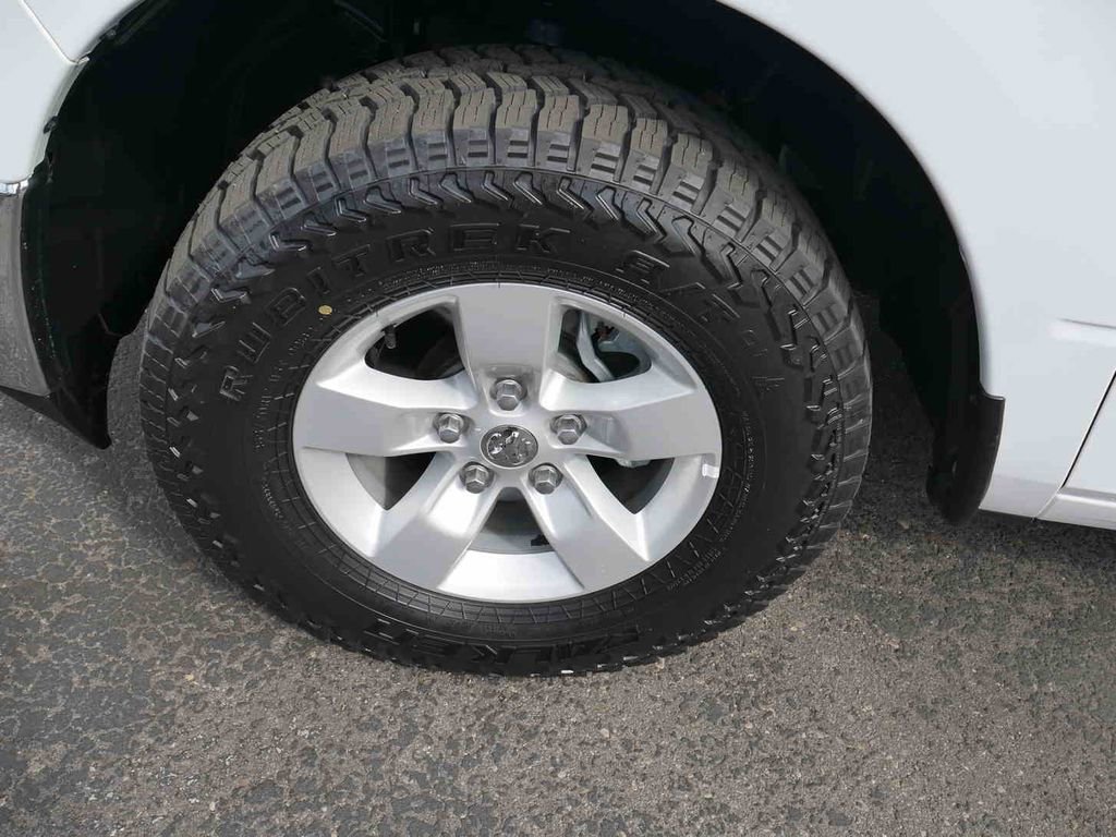 Certified 2021 RAM 1500 Classic SLT image 14