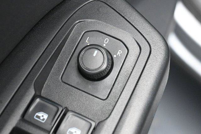 Used 2020 Volkswagen Atlas Cross Sport SE AWD/4WD image 12