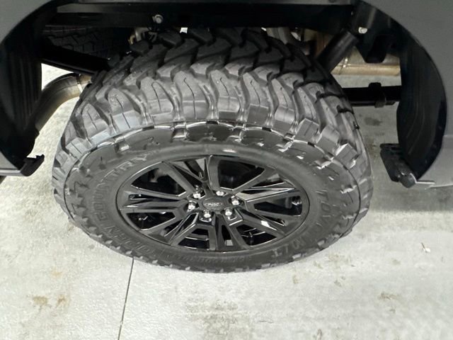 Used 2024 Ford F150 Platinum w/ FX4 Off-Road Package AWD/4WD image 5