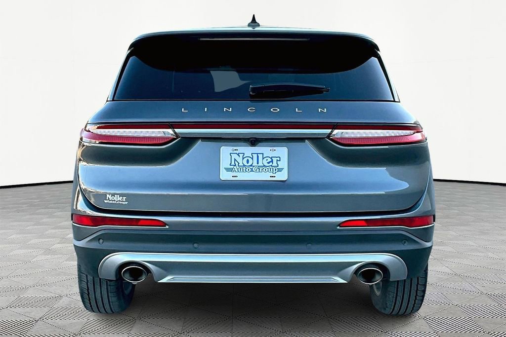 Used 2025 Lincoln Corsair Reserve image 4