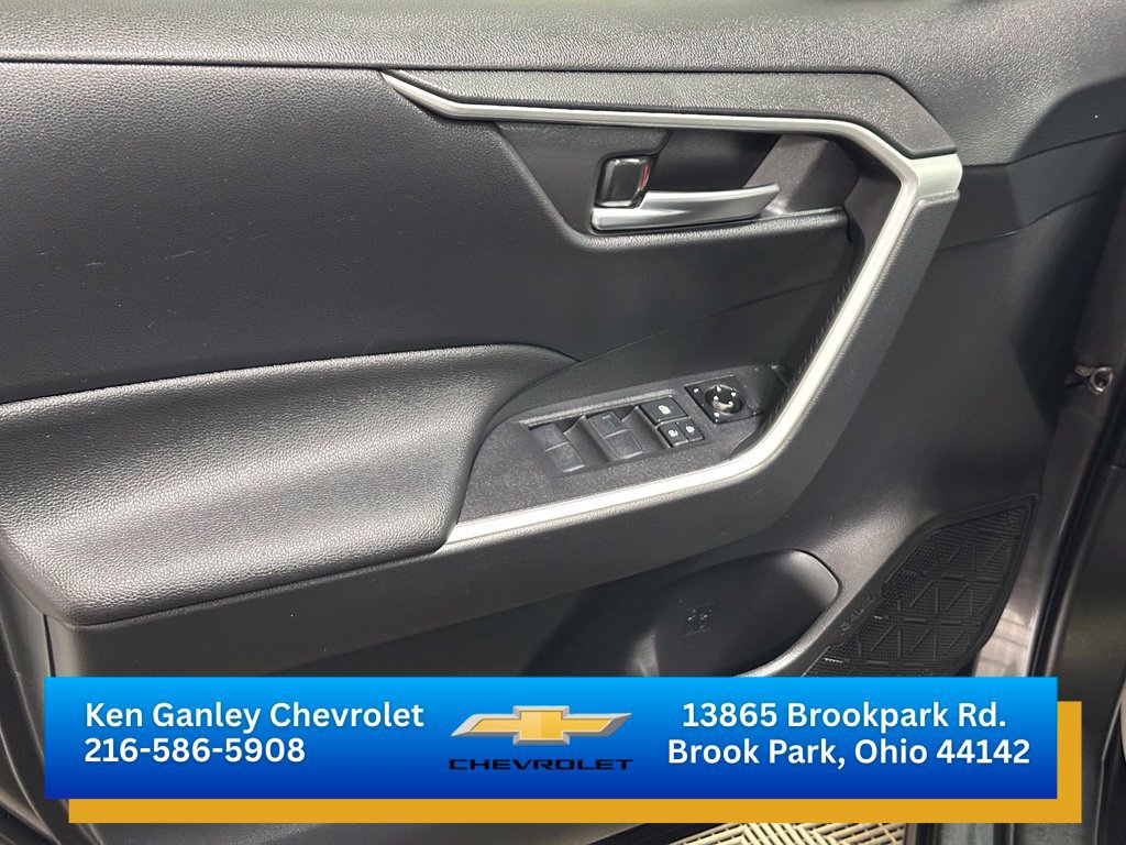 Used 2019 Toyota RAV4 XLE w/ Convenience Package AWD/4WD image 7