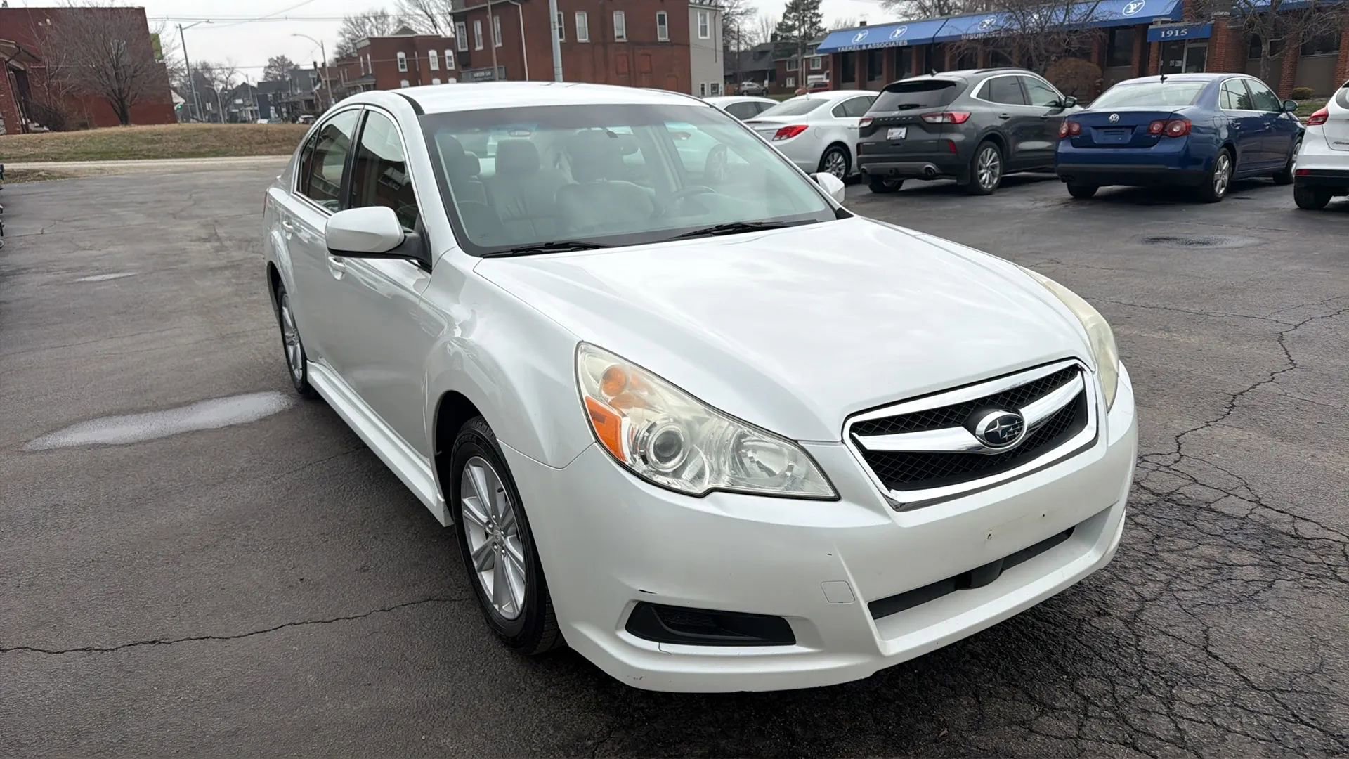 Used 2010 Subaru Legacy 2.5i Premium image 3