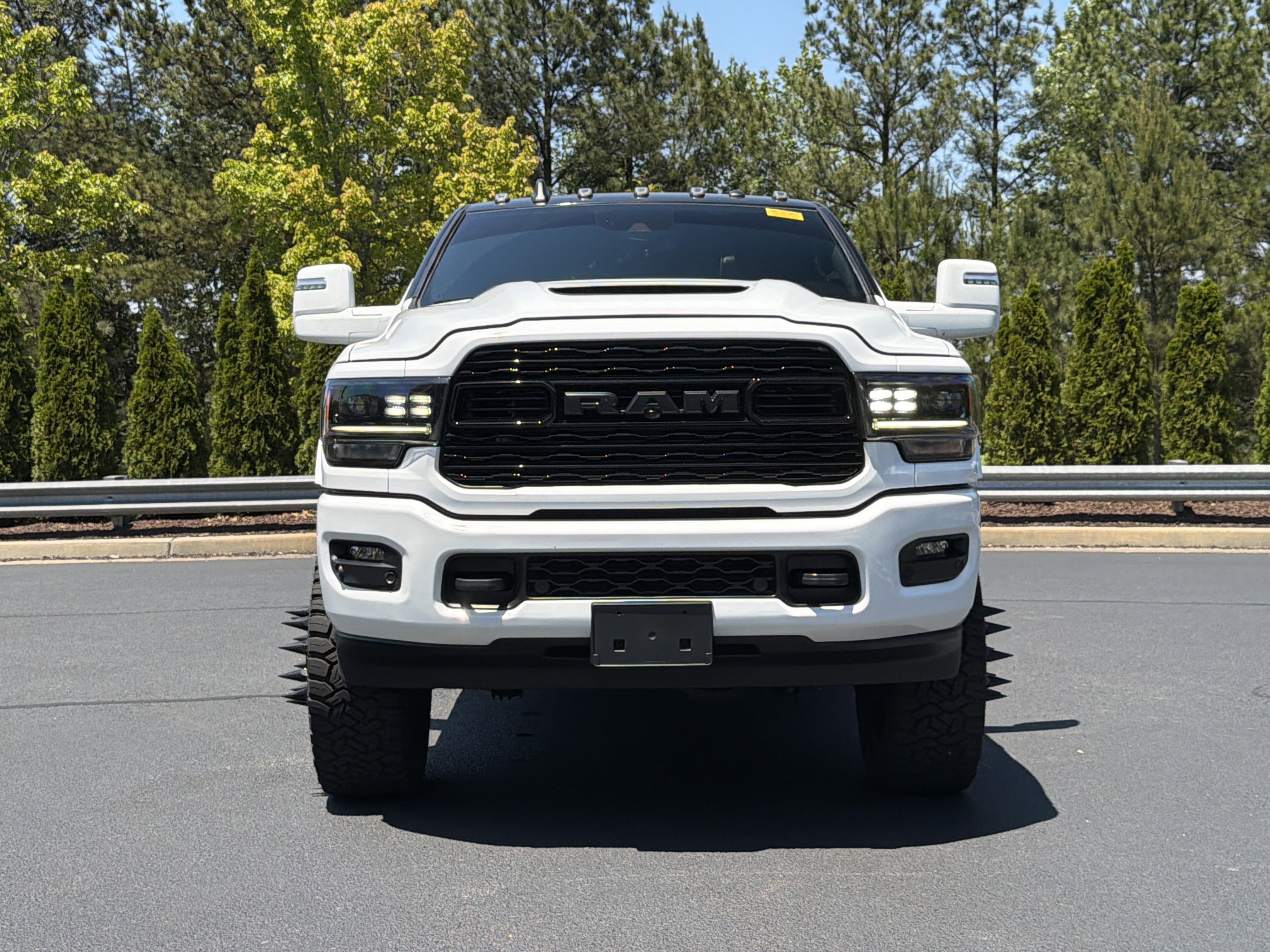 Used 2024 RAM 3500 Limited AWD/4WD image 12