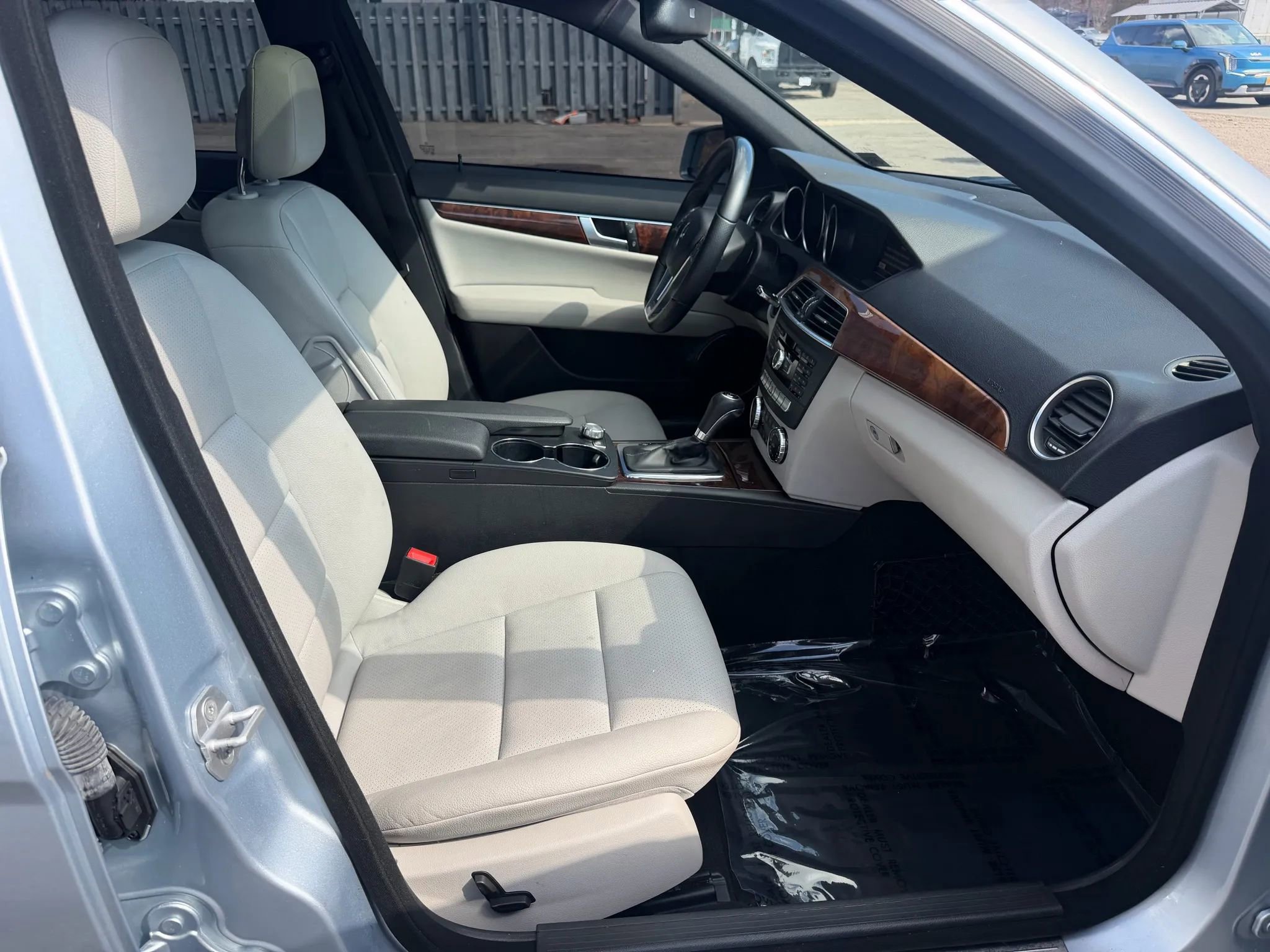 Used 2013 Mercedes-Benz C 250 Sedan image 16