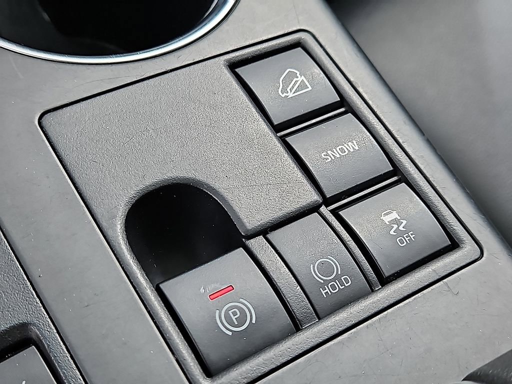 Used 2023 Toyota Highlander XLE image 25