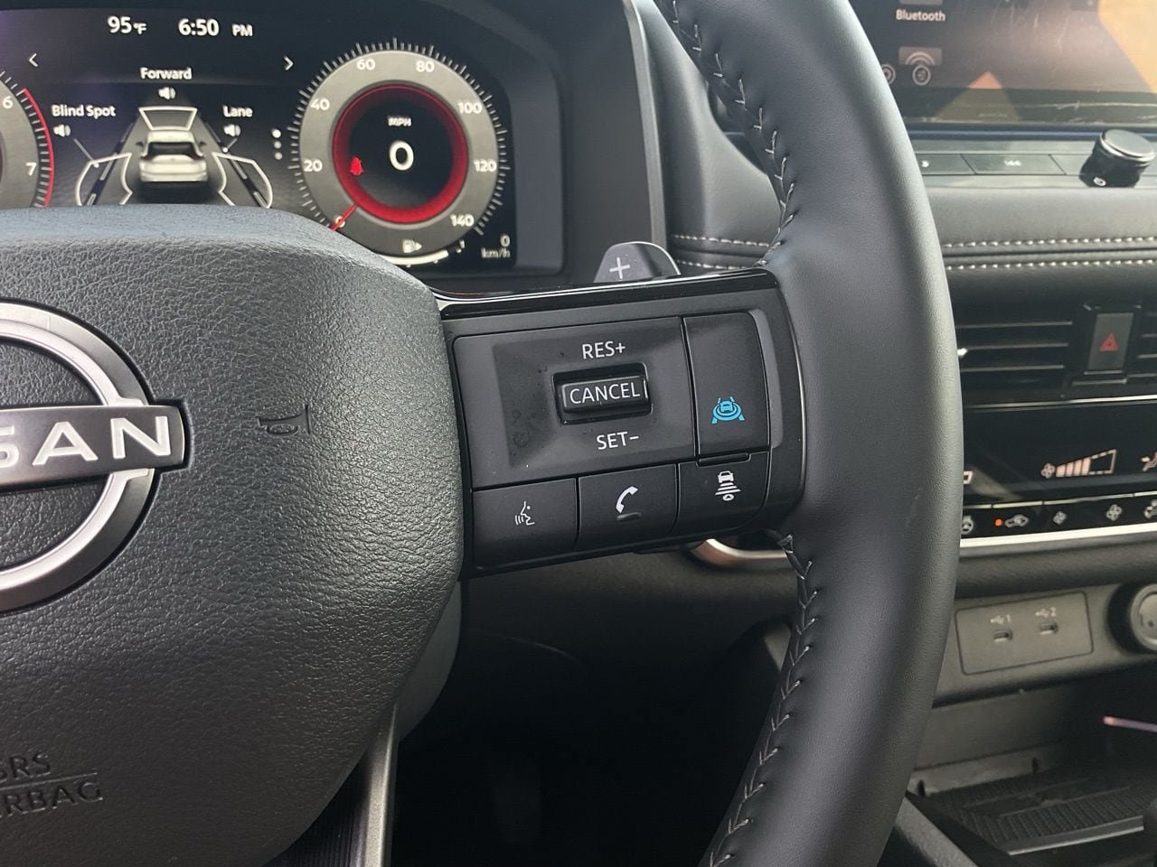 Used 2026 Nissan Rogue SL FWD image 32