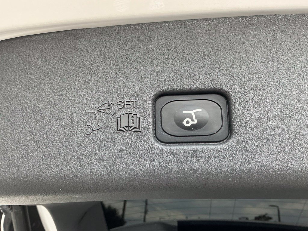 Used 2026 Lincoln Nautilus Premier AWD/4WD image 26