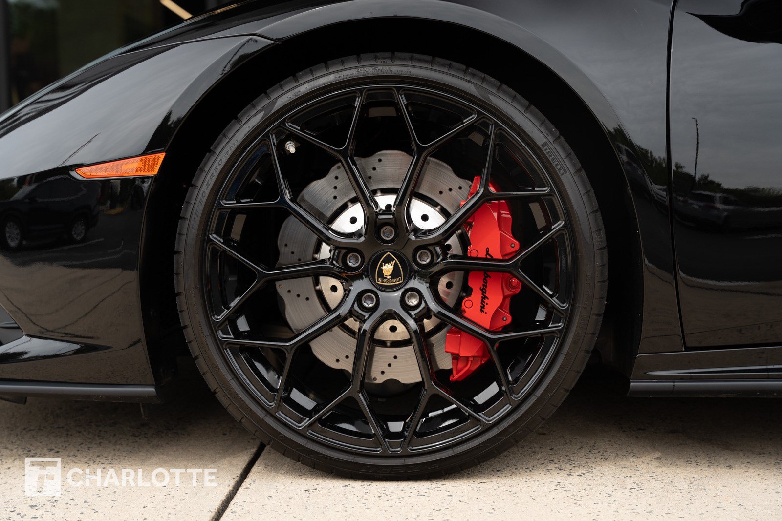 Used 2020 Lamborghini Huracan EVO RWD image 10