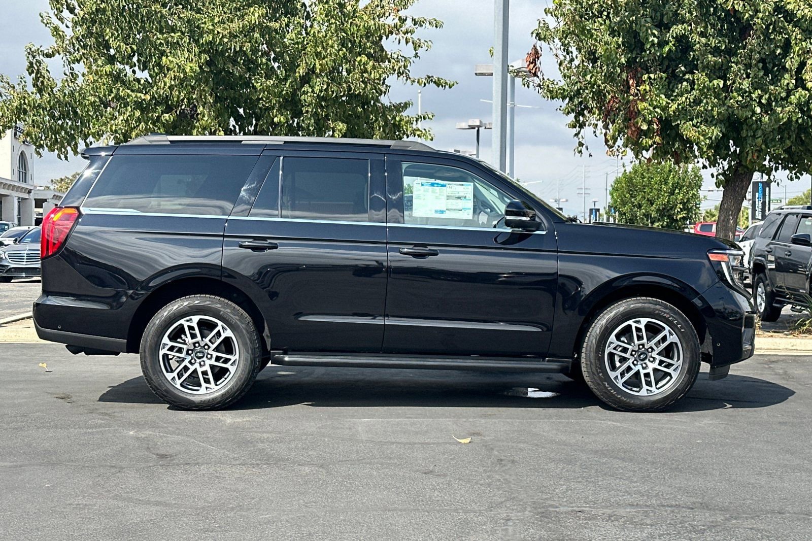 New 2025 Ford Expedition Active AWD/4WD video 3