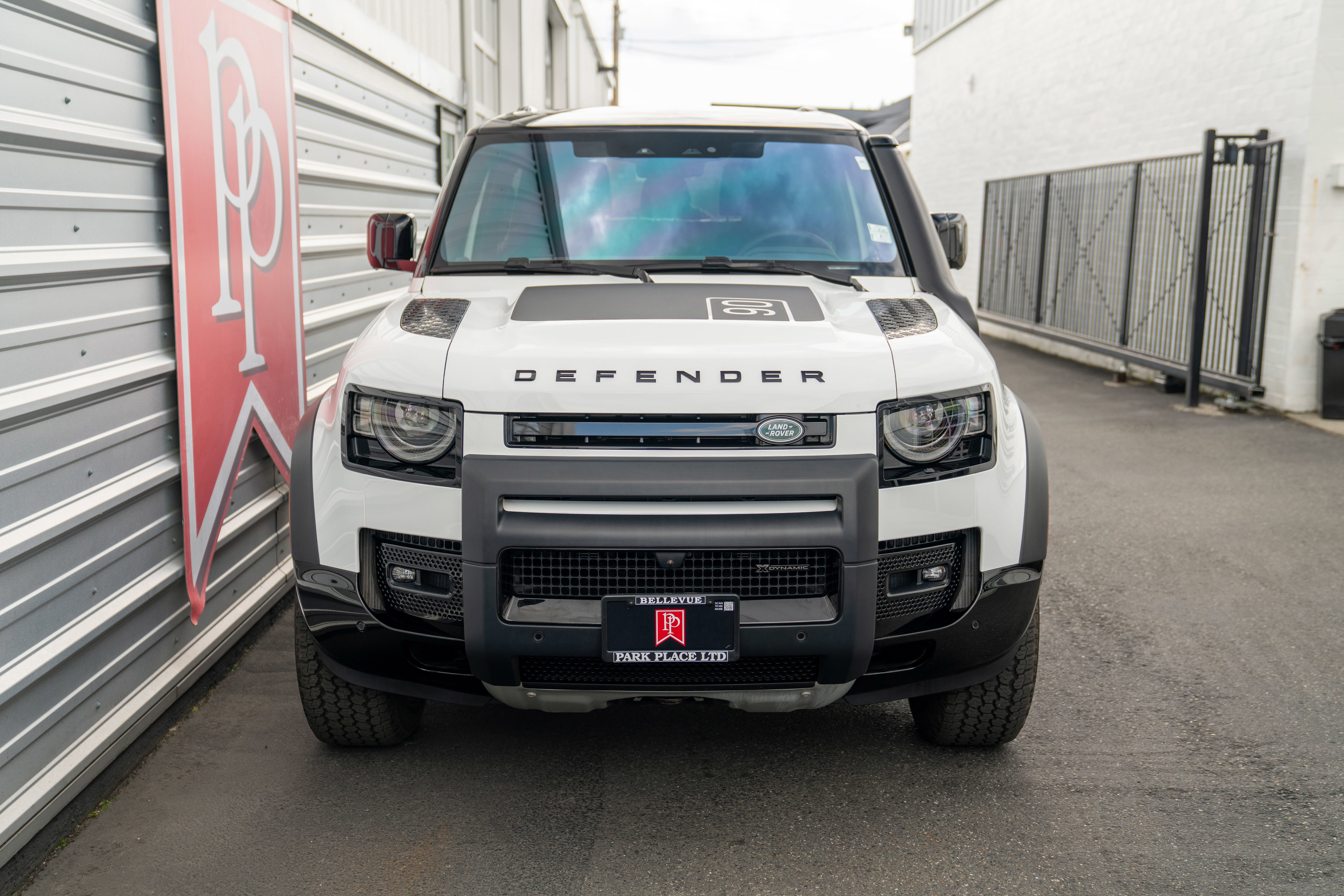 Used 2022 Land Rover Defender 90 X-Dynamic S image 37