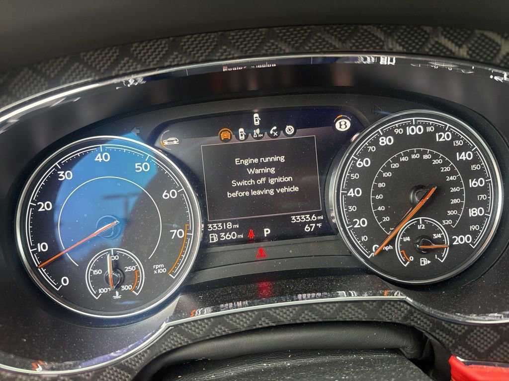 Used 2020 Bentley Bentayga image 3