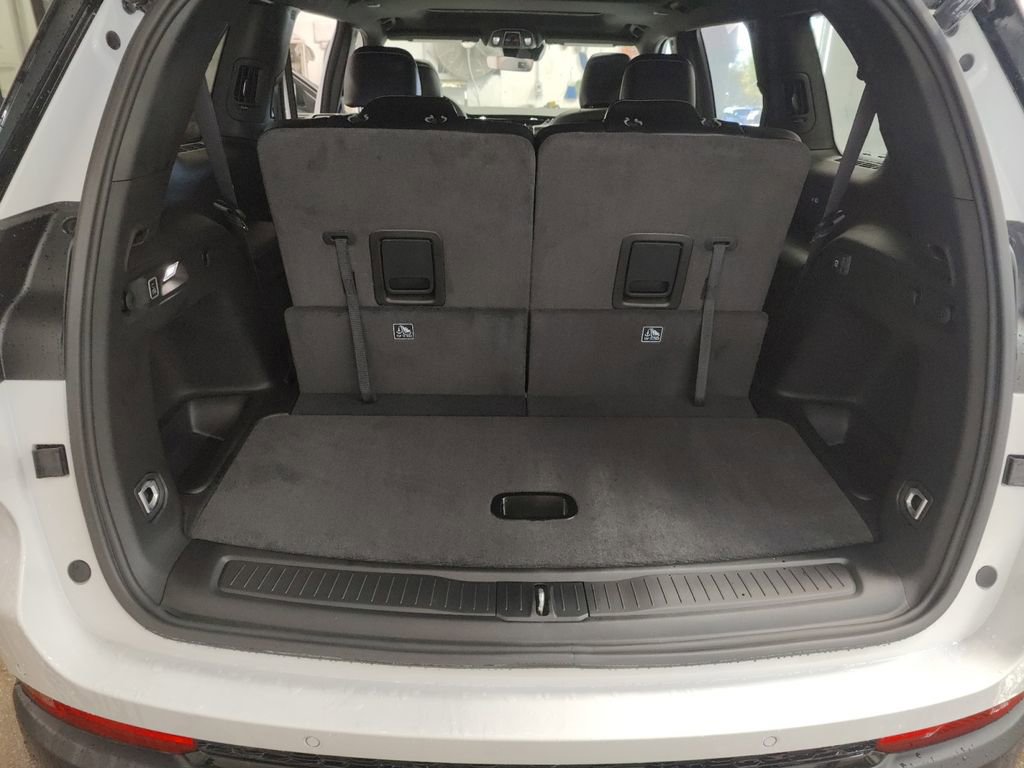 New 2025 Jeep Grand Cherokee L Altitude image 34