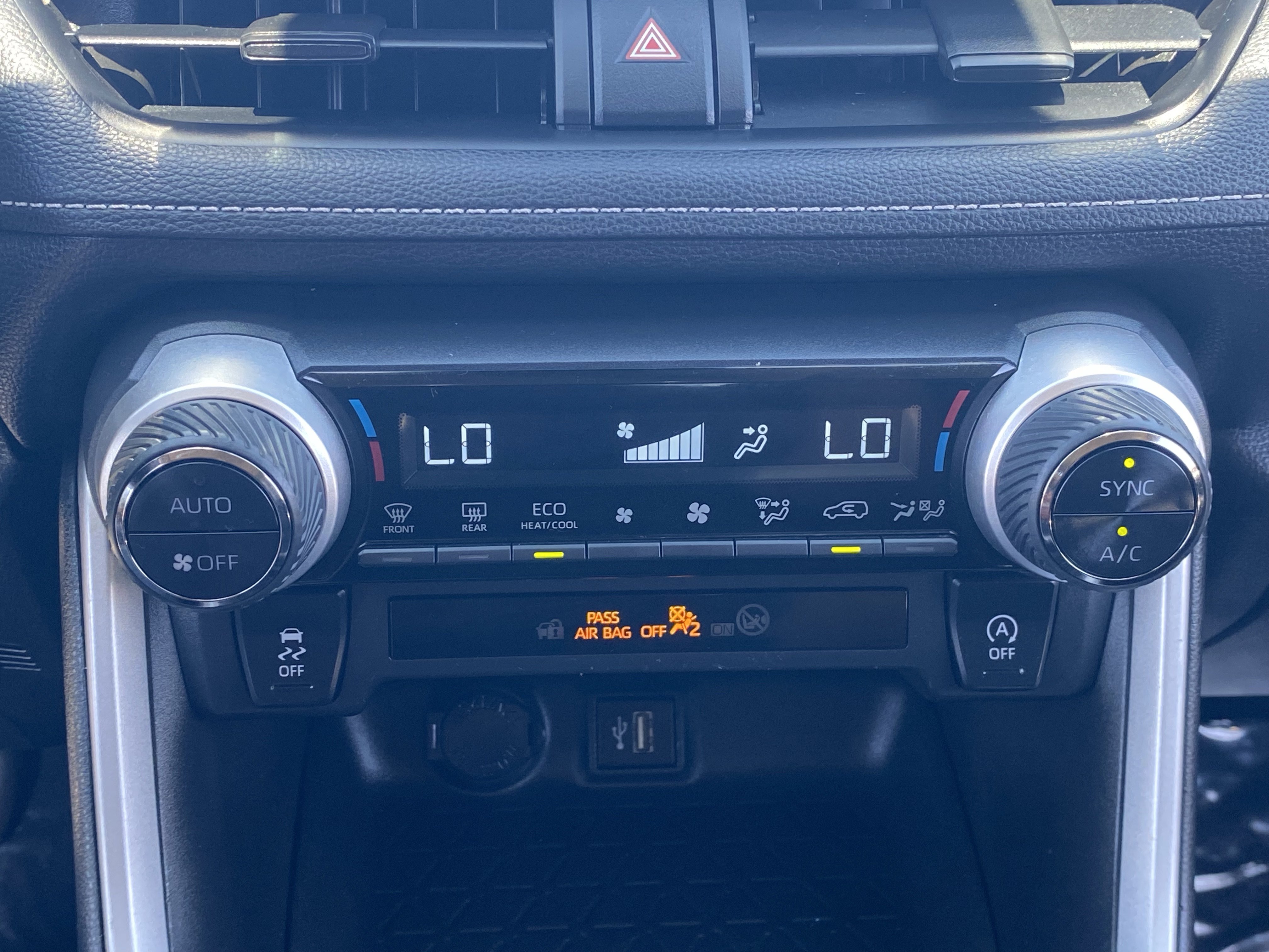 Used 2024 Toyota RAV4 XLE FWD image 25