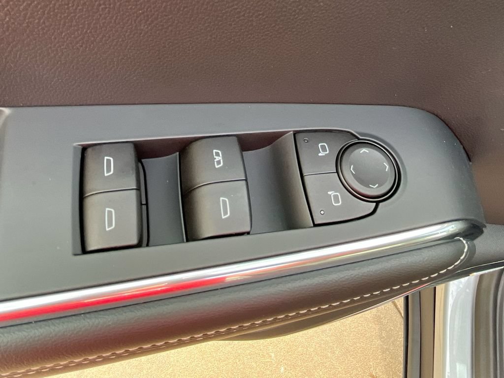 New 2026 GMC Acadia Elevation w/ LPO, Floor Liner Package AWD/4WD image 14