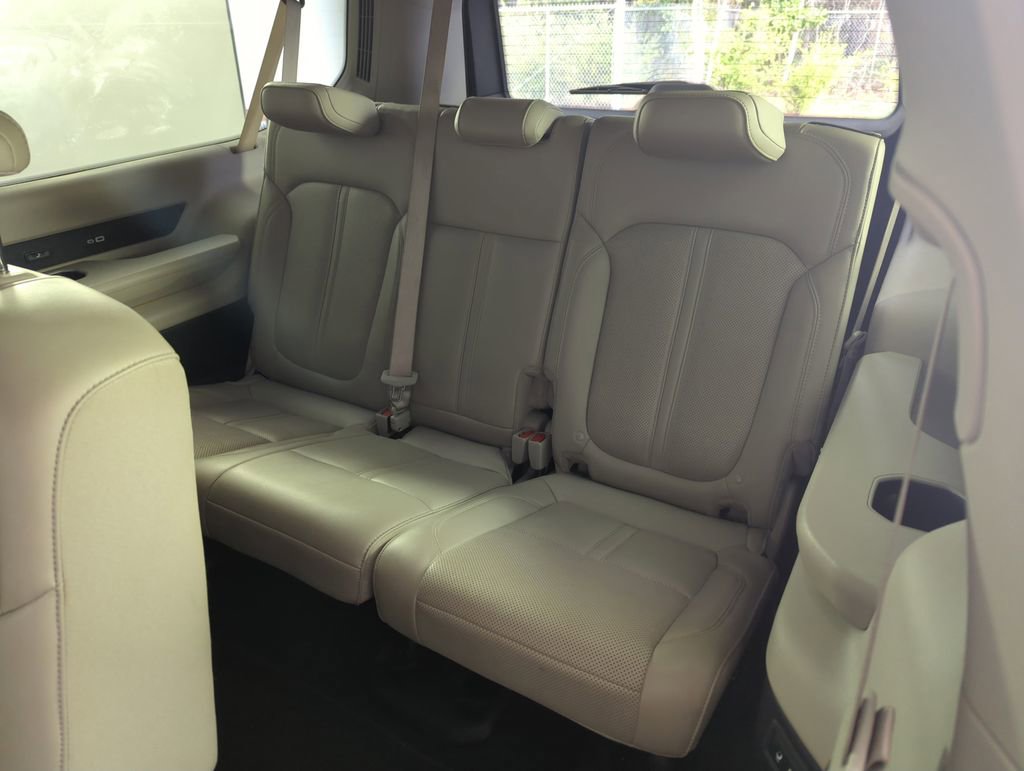 Used 2024 Jeep Wagoneer L Series II image 29