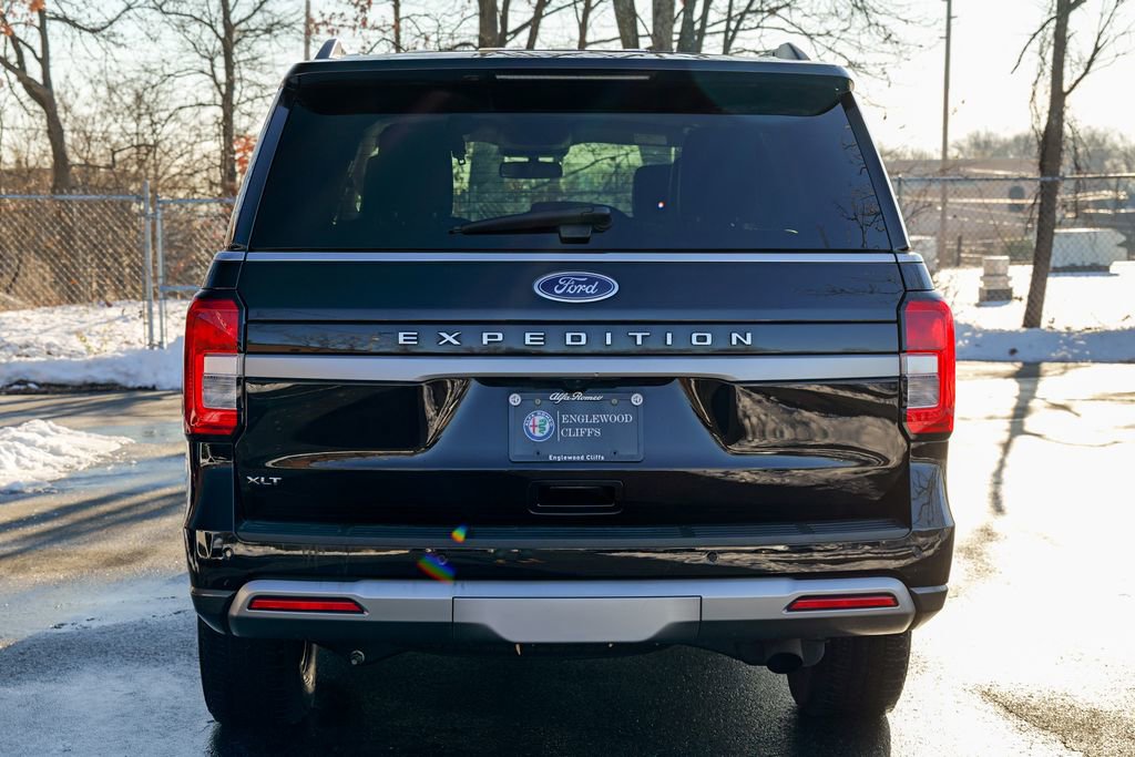 Used 2024 Ford Expedition XLT image 6