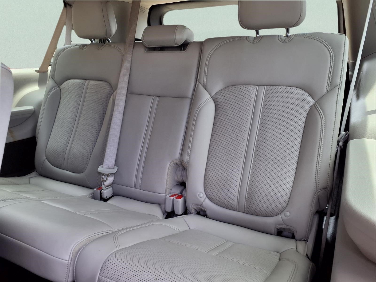 Used 2024 Jeep Wagoneer L Series II RWD image 12