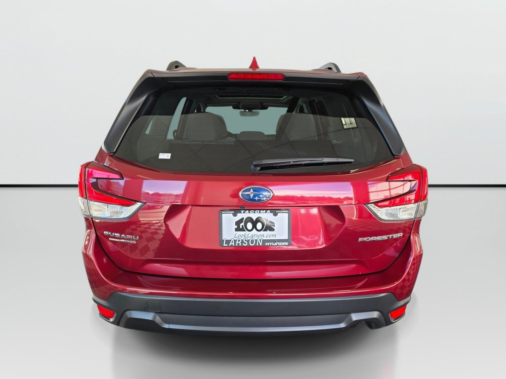 Used 2022 Subaru Forester Premium AWD/4WD image 4