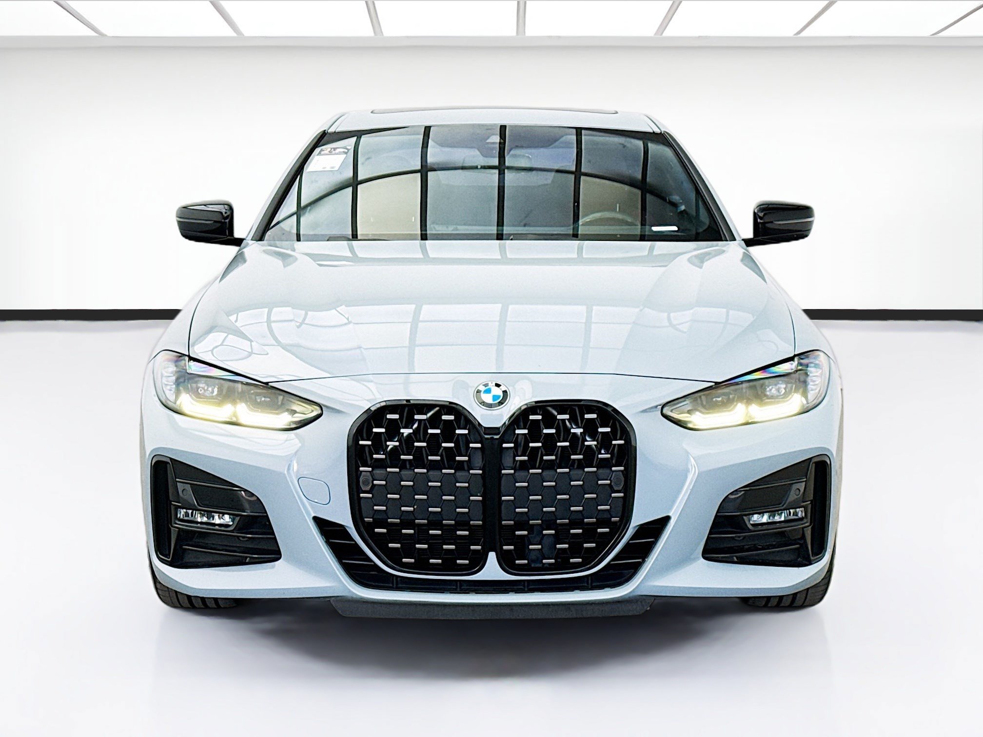 Used 2024 BMW 430i Coupe w/ M Sport Package RWD image 2