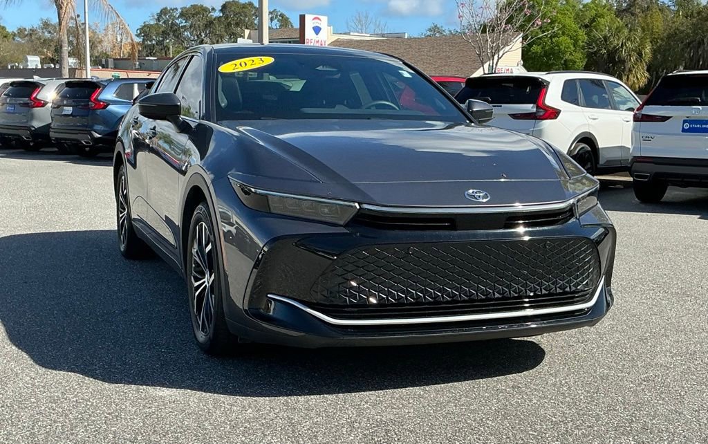 Used 2023 Toyota Crown XLE image 11