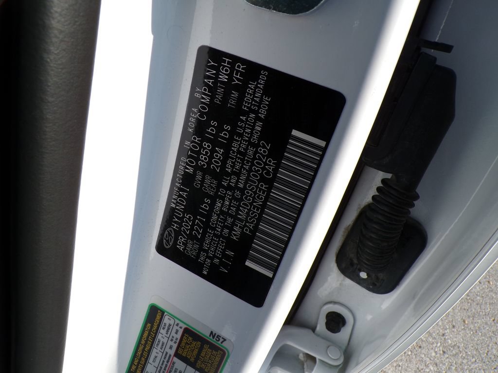 Certified 2025 Hyundai Elantra Sport FWD image 34