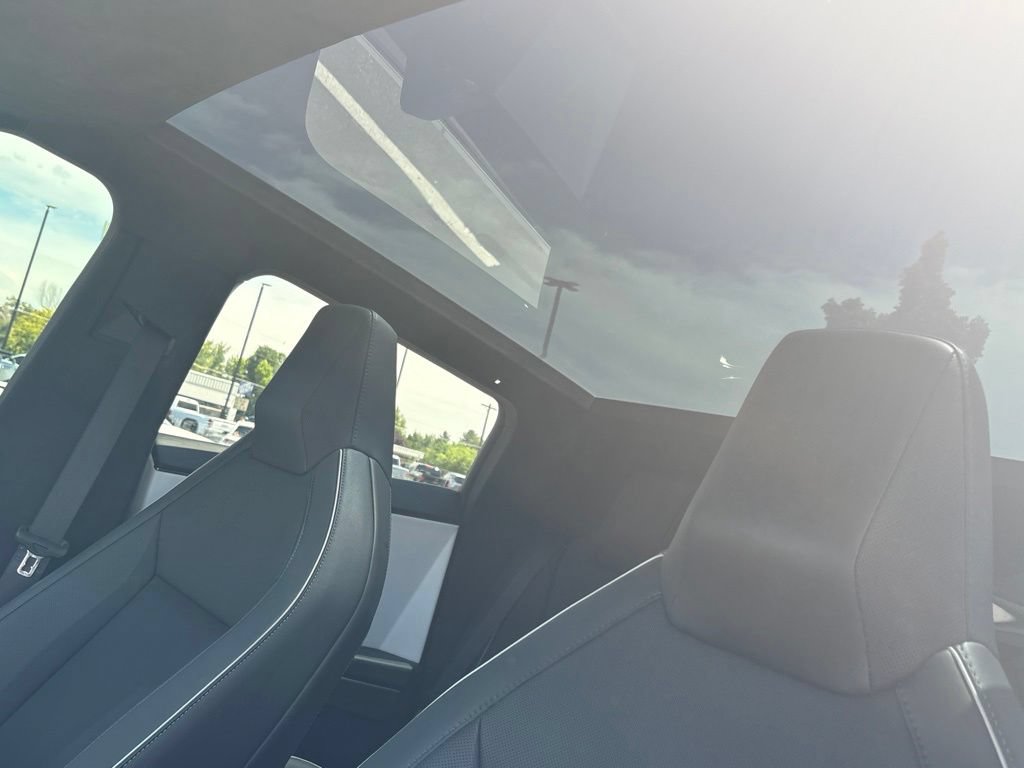 Used 2024 Tesla Cybertruck AWD Crew Cab image 11