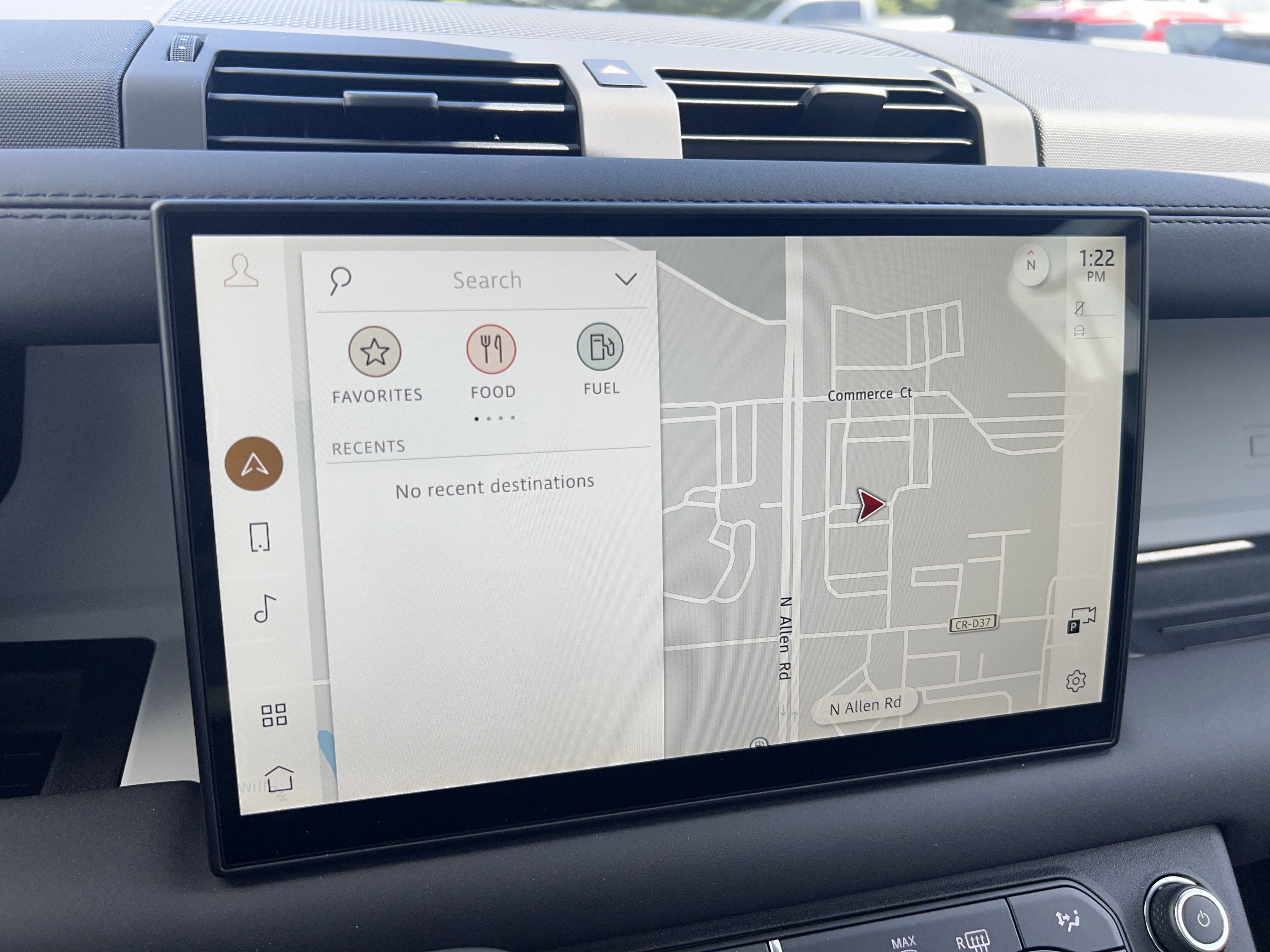 New 2025 Land Rover Defender 90 X-Dynamic SE image 17