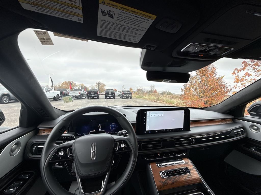 Used 2025 Lincoln Aviator Black Label image 27