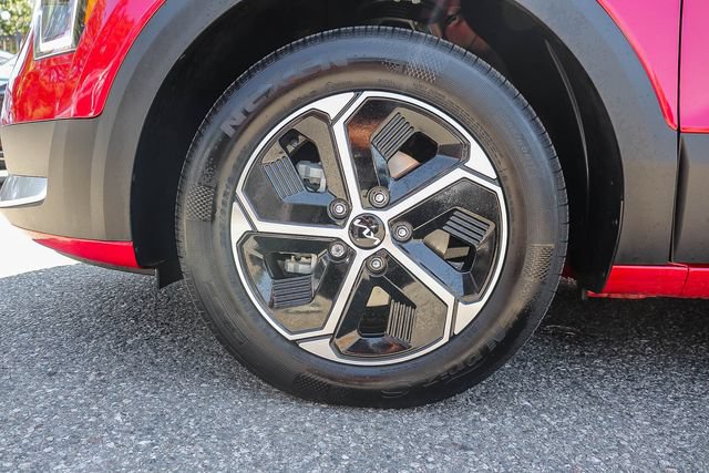 Certified 2025 Kia Niro EX FWD image 12
