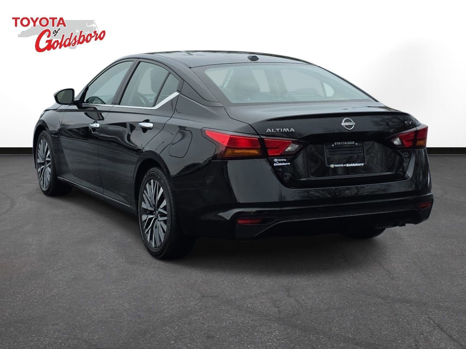 Used 2024 Nissan Altima 2.5 SV image 7